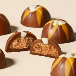 Billionaire Shortbread Chocolate Selector<Hotel Chocolat Online