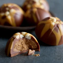 Billionaire Shortbread Chocolate Selector<Hotel Chocolat Online