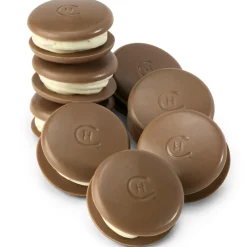 Caramel Cheesecake Macarons<Hotel Chocolat